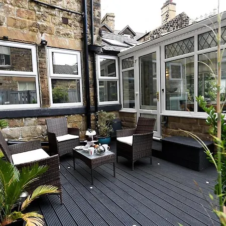 - 4 Double Bedrooms -harrogate *