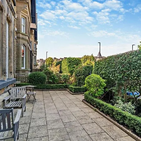 - 4 Double Bedrooms -harrogate 公寓