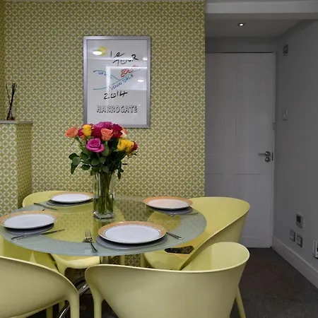 Apartman - 4 Double Bedrooms -harrogate