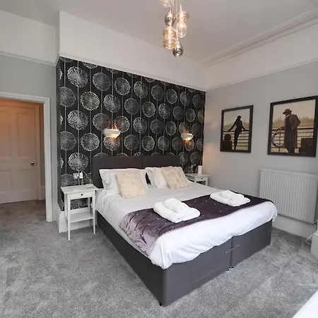 - 4 Double Bedrooms -harrogate Apartman